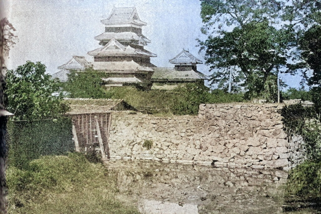 信濃松本城