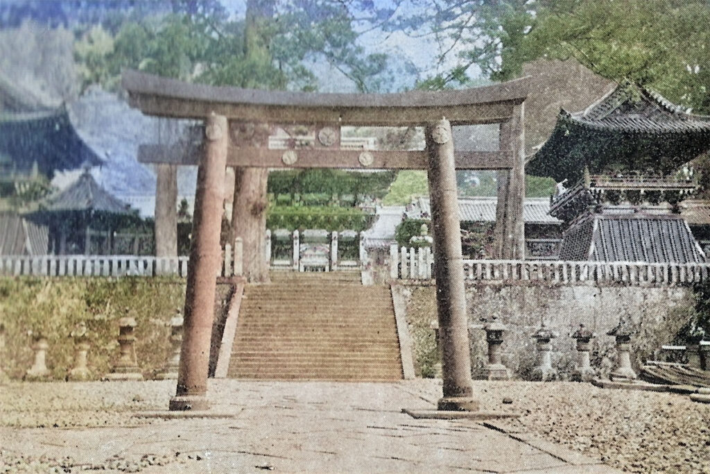下野晃陽明門（日光東照宮）